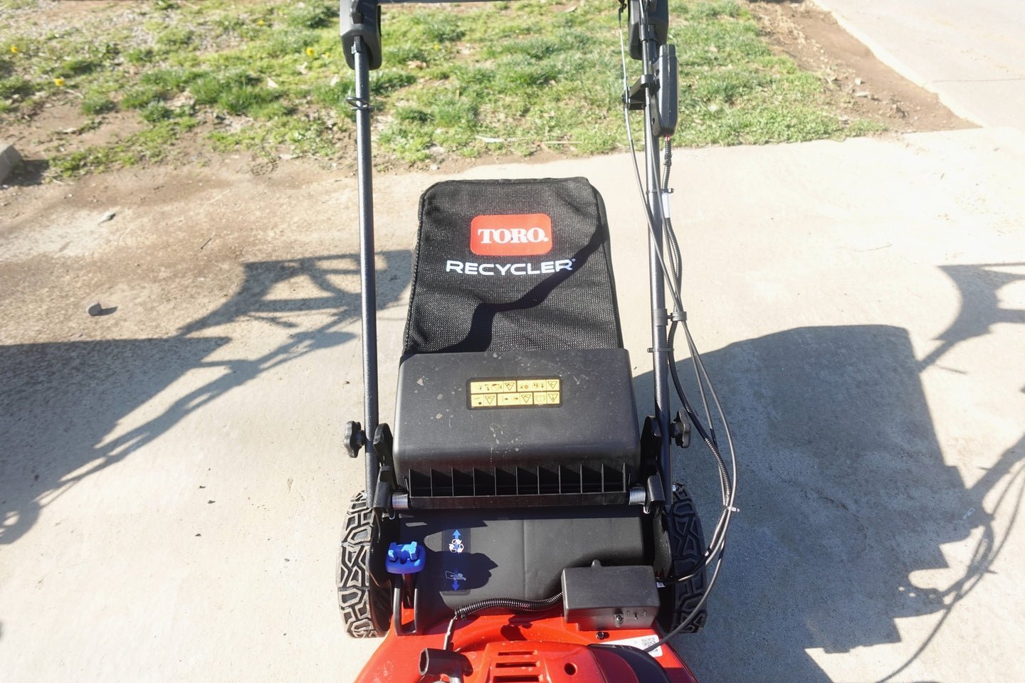 Toro 22" Electric-Start Recycler Personal Pace Self-Propelled Gas Lawn Mower - Image 6