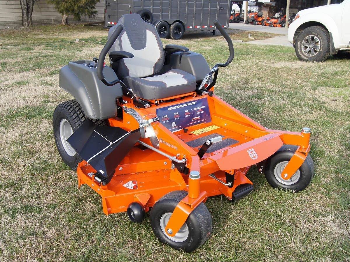 Husqvarna MZ61 61" Zero Turn Lawn Mower 24HP KAW (Scratch and Dent) - Image 7